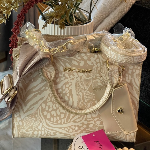Betsey Johnson Handbags - BETSEY JOHNSON XOLEE Satchel with Handoff In Bone